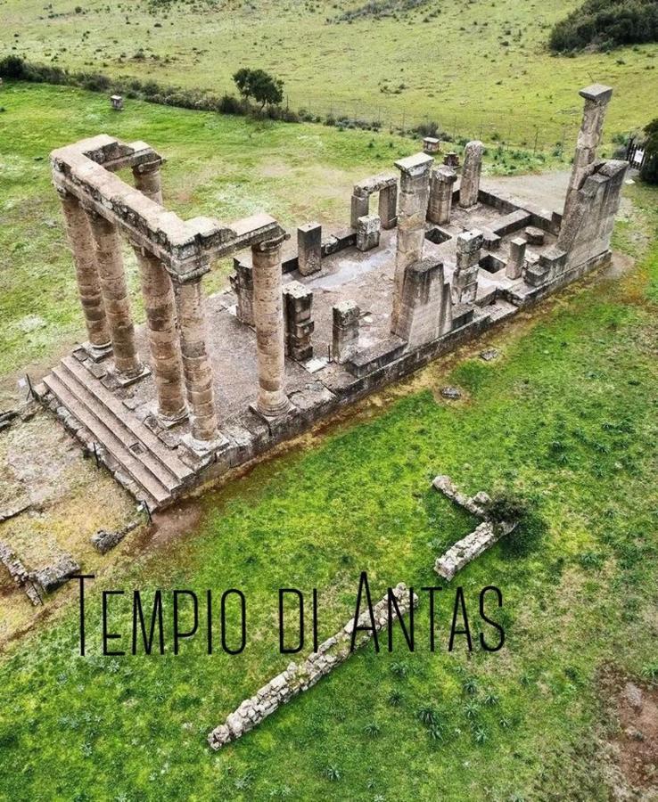Domus Deiana Case Vacanza San Giovanni Suèrgiu Eksteriør billede